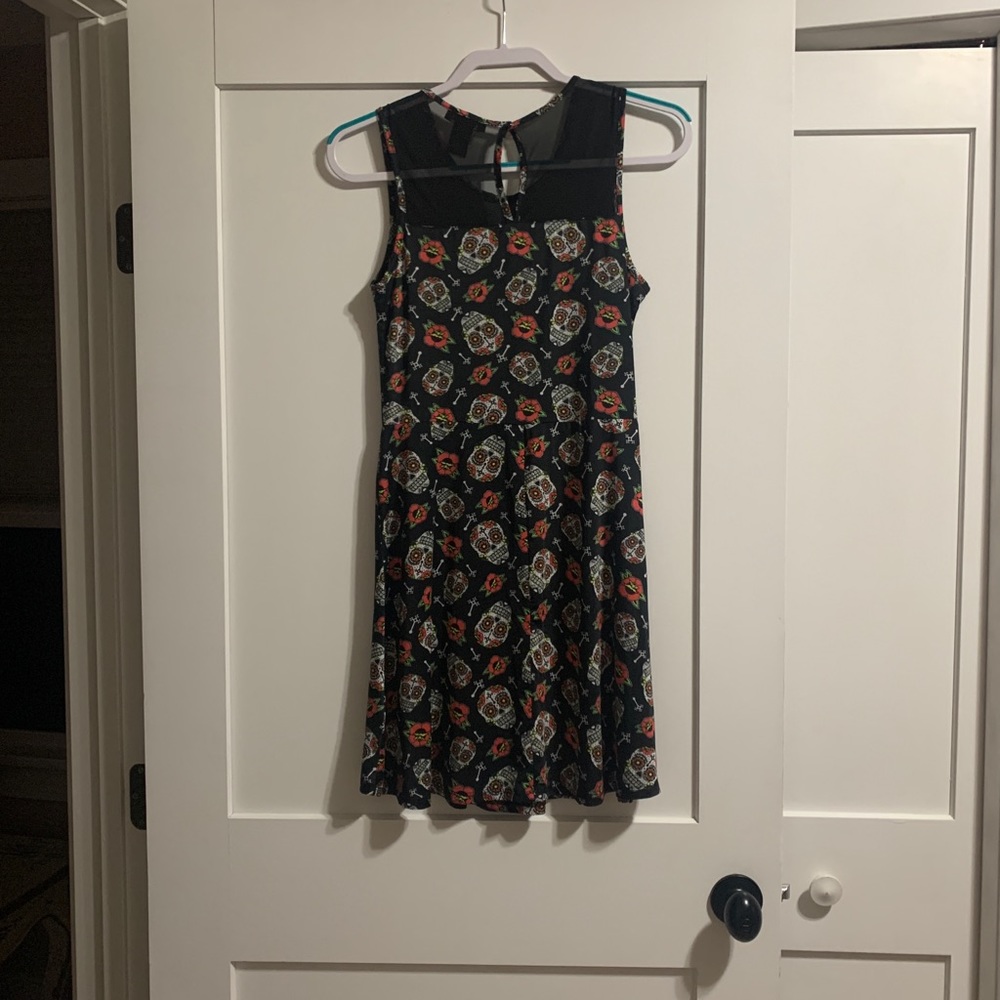 Hot Topic Skull Dress - Picture 2 of 3